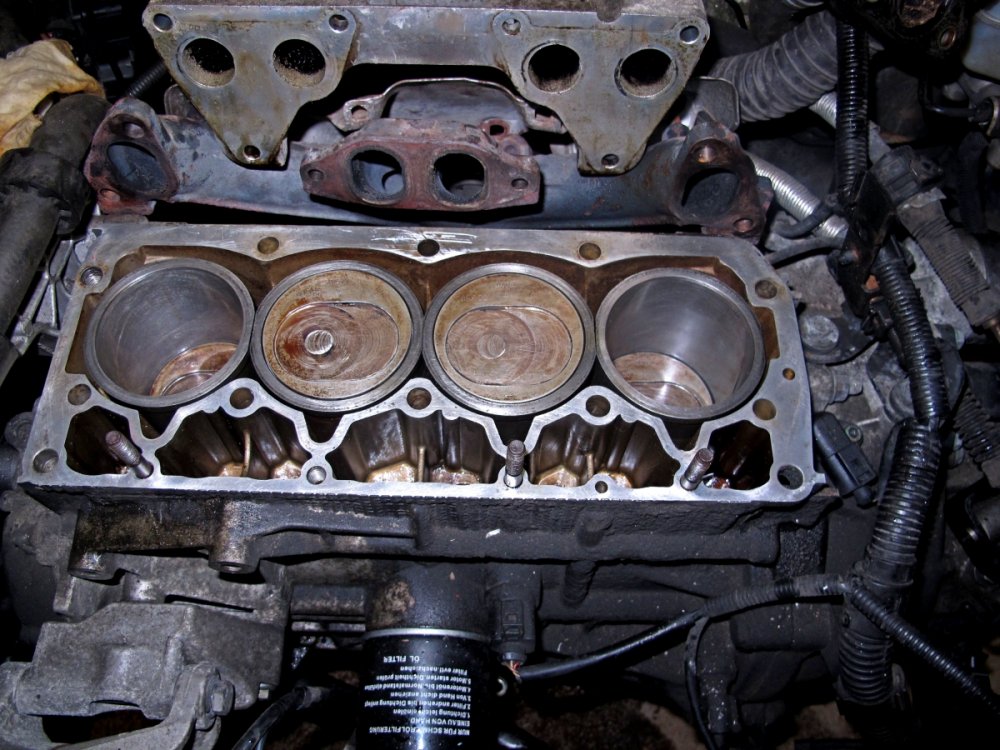 nye sylindre og stempler på plassIMG_7441 low.jpg